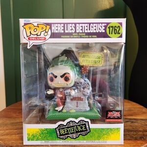 Funko Pop! Deluxe Beetlejuice Vinyl Figure